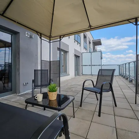 Stylish Kosciuszki Near The Market Square With Free Garage By Renters Wroclaw