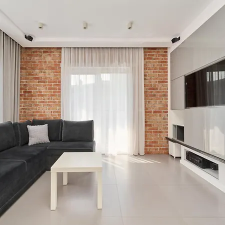 Stylish Kosciuszki Near The Market Square With Free Garage By Renters Wroclaw