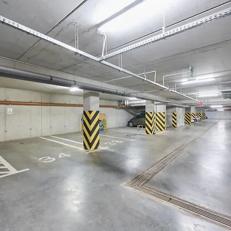 Apartment Stylish Kosciuszki Near The Market Square With Free Garage By Renters Wroclaw