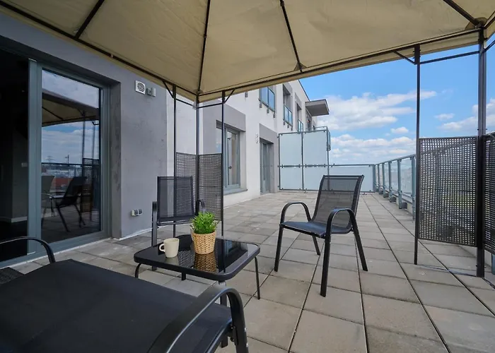 Stylish Kosciuszki Near The Market Square With Free Garage By Renters ヴロツワフ